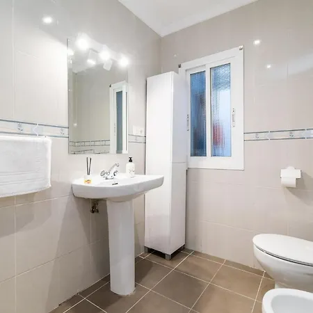 Modern Plaza De Toros With Free Parking Apartment *